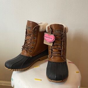 Skechers Tan and Black Lace-Up Boots